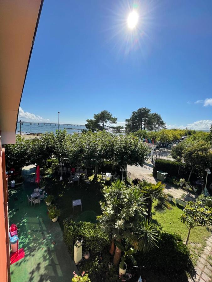 Hostal Restaurante Luz De Luna Villanueva De Arosa Eksteriør billede