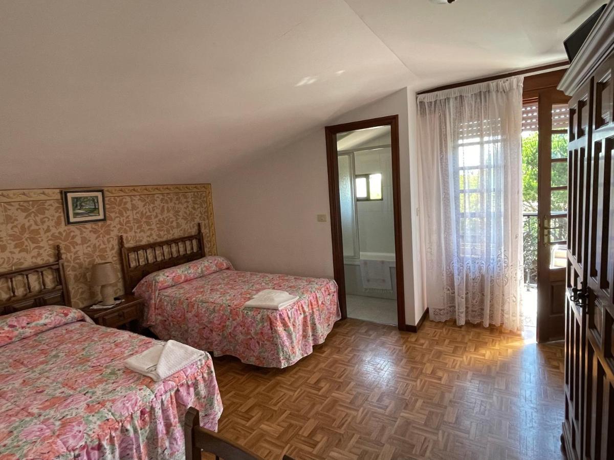 Hostal Restaurante Luz De Luna Villanueva De Arosa Eksteriør billede