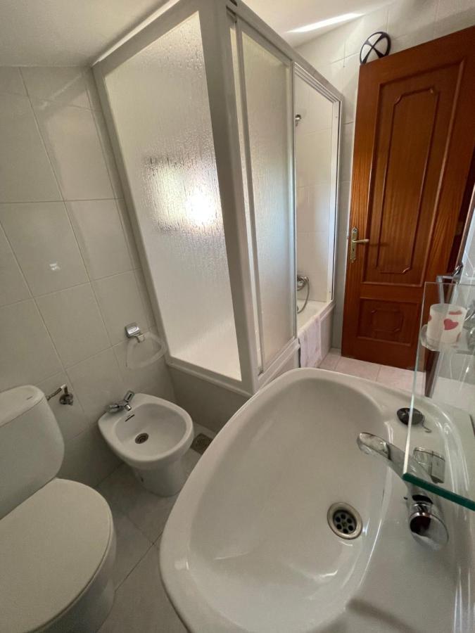 Hostal Restaurante Luz De Luna Villanueva De Arosa Eksteriør billede