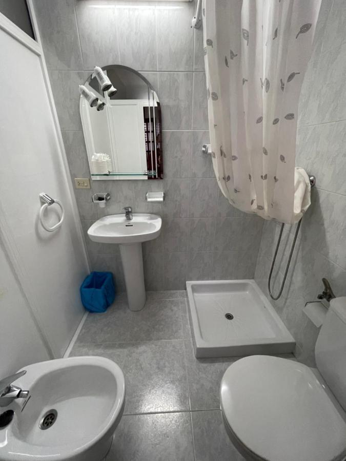 Hostal Restaurante Luz De Luna Villanueva De Arosa Eksteriør billede